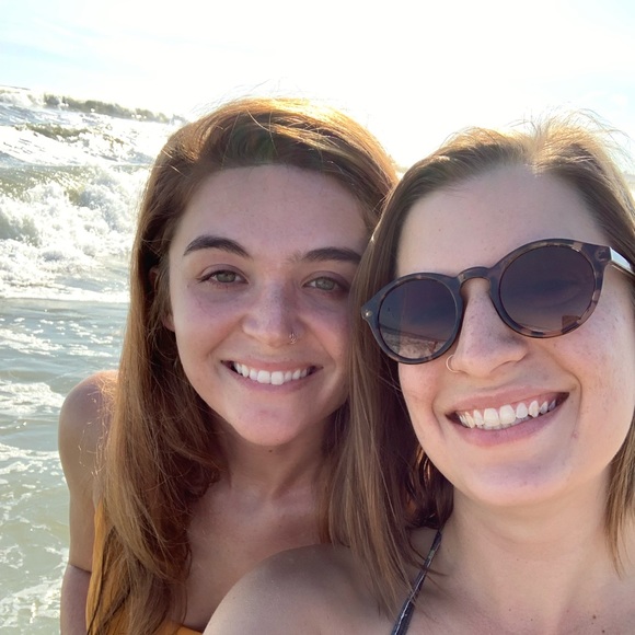 Meet your Posher, Gina - Picture 1 of 1